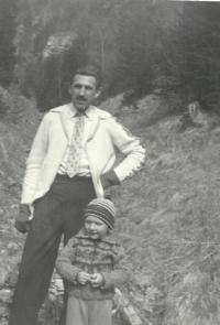 With his son in Gader Valley 1957