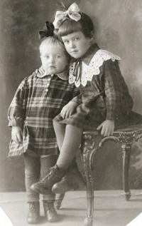 Juřinová Irina, Age of two, 1932