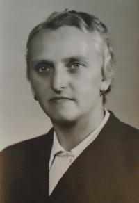 02 - mother Marie Reindlova born 1900