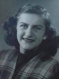 10 - Marie Čondlová roz. Reindlová - rok 1946
