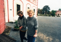 Zdenka Kmuníčková on the right with her coworker Jana Kalíšková