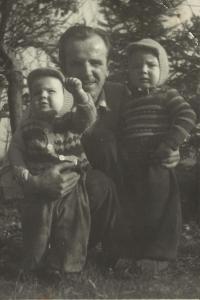 Francis Sedoník children