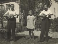 Siblings Sedoníkovi - left Francis, Mary and Joseph