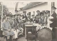 1920 - music band of his father 