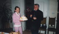 2005 - Petr Esterka s praneteří Dominikou na oslavě svých 70. narozenin v rodišti