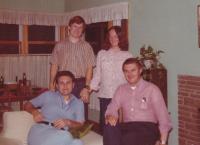 1976 - oslava 20 let od maturity (Petr Esterka sedí vlevo, Josef Šupa napravo)
