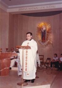 1984 - Petr Esterka: "Toto jsem byl slavnostním kazatelem na první pouti krajanů k Panně Marii Hostýnské ve Washingtonu (začátek léta)