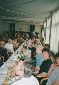 Shromáždění ukrajinských organizací  ke dni Dni matek, Praha, 2003