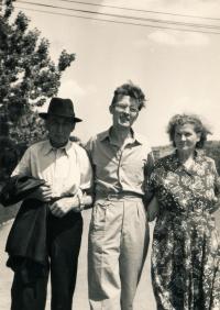 S rodiči v Praze, 1956