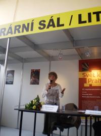 Marjéta expressing her thanks, The Jiří Theiner Prize, Book Fair, Prague 2016