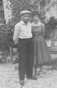 Angelina s bratrem Georgim, Bilischt - Albánie, 1962