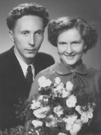 Oblíbení učitelé, manželé Naďa a Josef Houskovi, Nové Hrady, asi 1953 