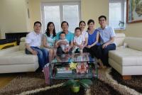 Te Do Hoang s rodinou, 2014