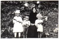 Matka Martina Tadiana s vnoučaty