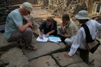 Kambodža - studium kmérských chrámu, sondy do pískovce