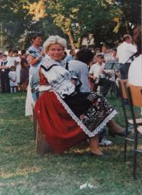 Zora Sigalová, na dožínkách v Ivanově Sele, 1987