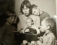 Petra Parkánová with her kids