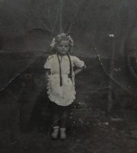 Zdenka Bartošová at the age of six