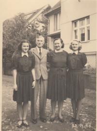 The Brůna family - Blanka, father, mother, Věra
