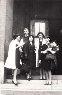 Graduation; Naďa first from the left, Ivan Köhler above her, 1966