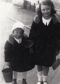 Se sestrou Marianou, 1931