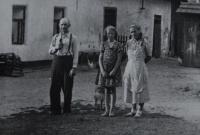 The father of Irena Ondruchová, Pavel Šimeček, in front of the house of his mother-in-law, Adámková in Výškovice around 1940