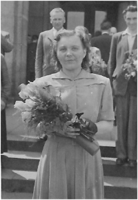 Matka Kamila Kopečková na promoci, 50. léta 20. století