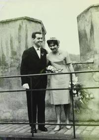 Svatební fotografie na Karlštejně - 1964