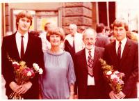 s manželkou a synovy Tomášem a Štěpánem, konec 80_let