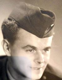 Ladislav Zošák - fotografia z čias vojenskej služby v útvaroch PTP (1951)