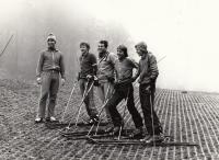 trénink na umělém povrchu (1977)