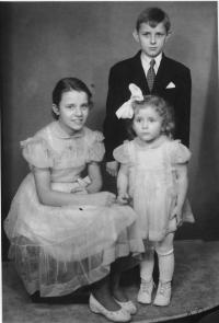 Jana (the youngest child) with her siblings Majka and Jenda 1957