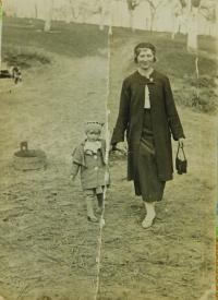 Evženie Hajná with her mother Emílie Hajná in 1936 in České Dorohostaje