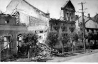 Snímek z Hrabyně poničené válkou, rok 1945