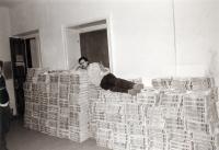 140 000 copies of Student Papers and the editor-in-chief, spring 1990