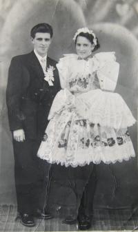 Svatební fotografie pamětnice, Blatnice pod Svatým Antonínkem, 1955
