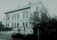 Dům rodiny Holátkovi v Šumperku. Zbourán v roce 1968