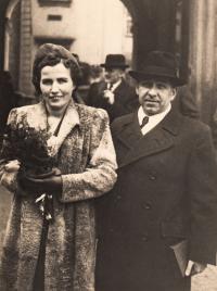 1940, listopad, otec a 2. manželka Josefa, roz. Maristhal
