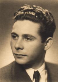 1951, Petr, maturitní foto