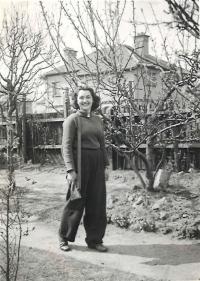 Olička in Headington, England 1941