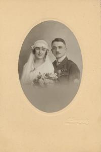 Jaroslav a Olga Horníčkovi, wedding photo, Warsaw, 1920