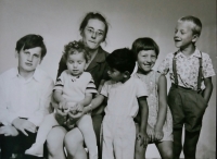 Eva Borková as a foster mother in the SOS Children's Village in Doubí in 1970