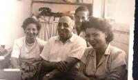 Otec Matti Cohena Kamil Kohn ve své kanceláři. Tel Aviv, 50. léta.