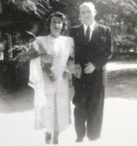Svatební fotografie Ruth a Josefa Mittelmannových. 1949