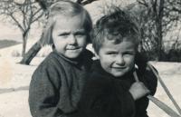 1954 - Anežka s bratrem Ondřejem