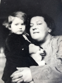 Eva with her mom. Prague, 1935