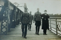 Jan Höchsmann, witness' father, accompanies the Hungarian Minister of Foreign Affairs Péter Ágoston across the fortified bridge over Danube to join the negotiations about the disputed territory of Petržalka. August 1919
