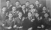 Group photograph of boys who were enlisted to the Reich Labour Service (Reichsarbeitdienst, RAD) in 1943. Pavel Höchsmann, second from left.
