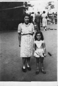 Alice Grusová with her adoptive mother