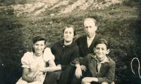 Lotte Kozová with parents and brother Bernhard on a trip in Sinevir vicinity - 1941